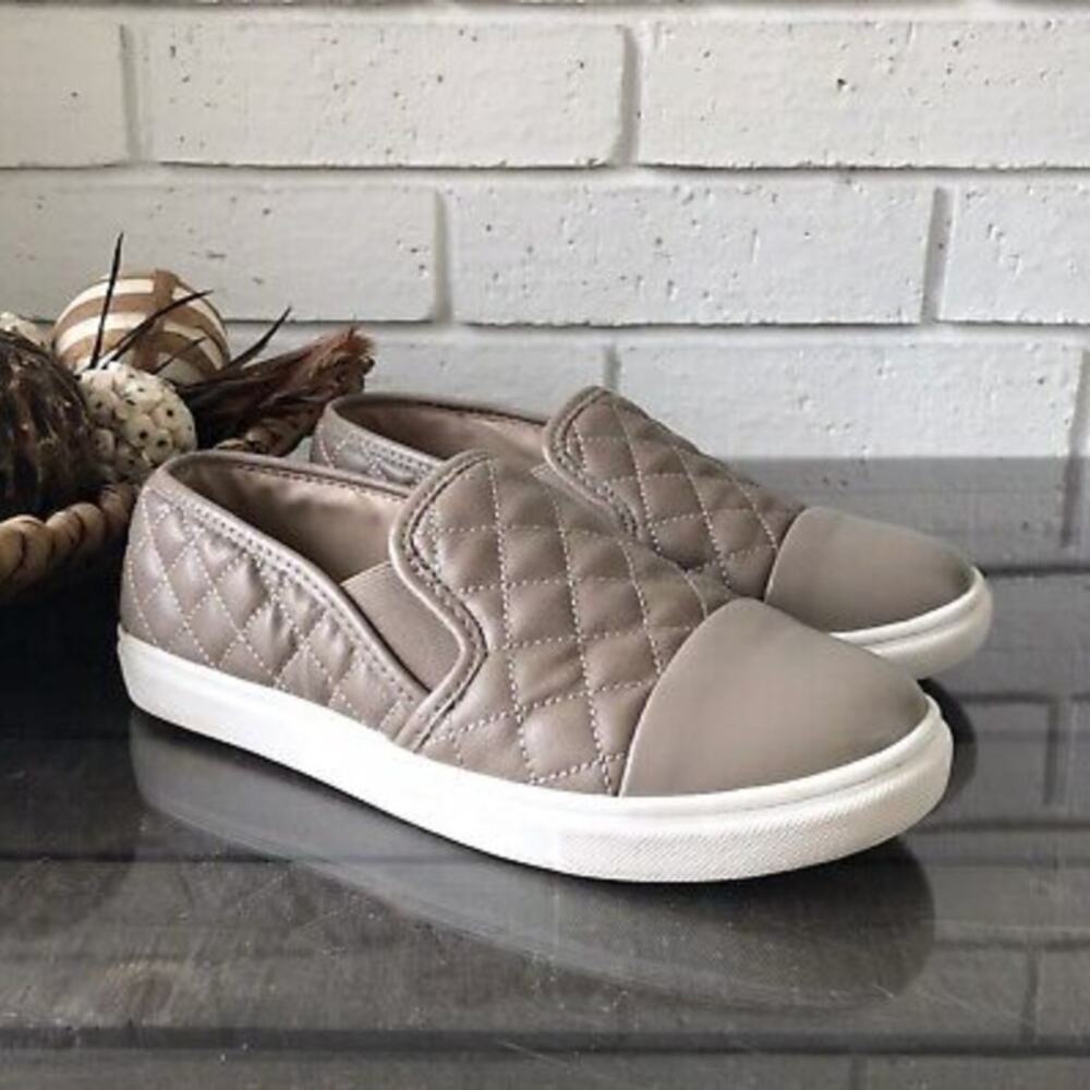 Steve Madden Zaander Tan Quilted Slip On Sneaker Size 6 Comfort Casual